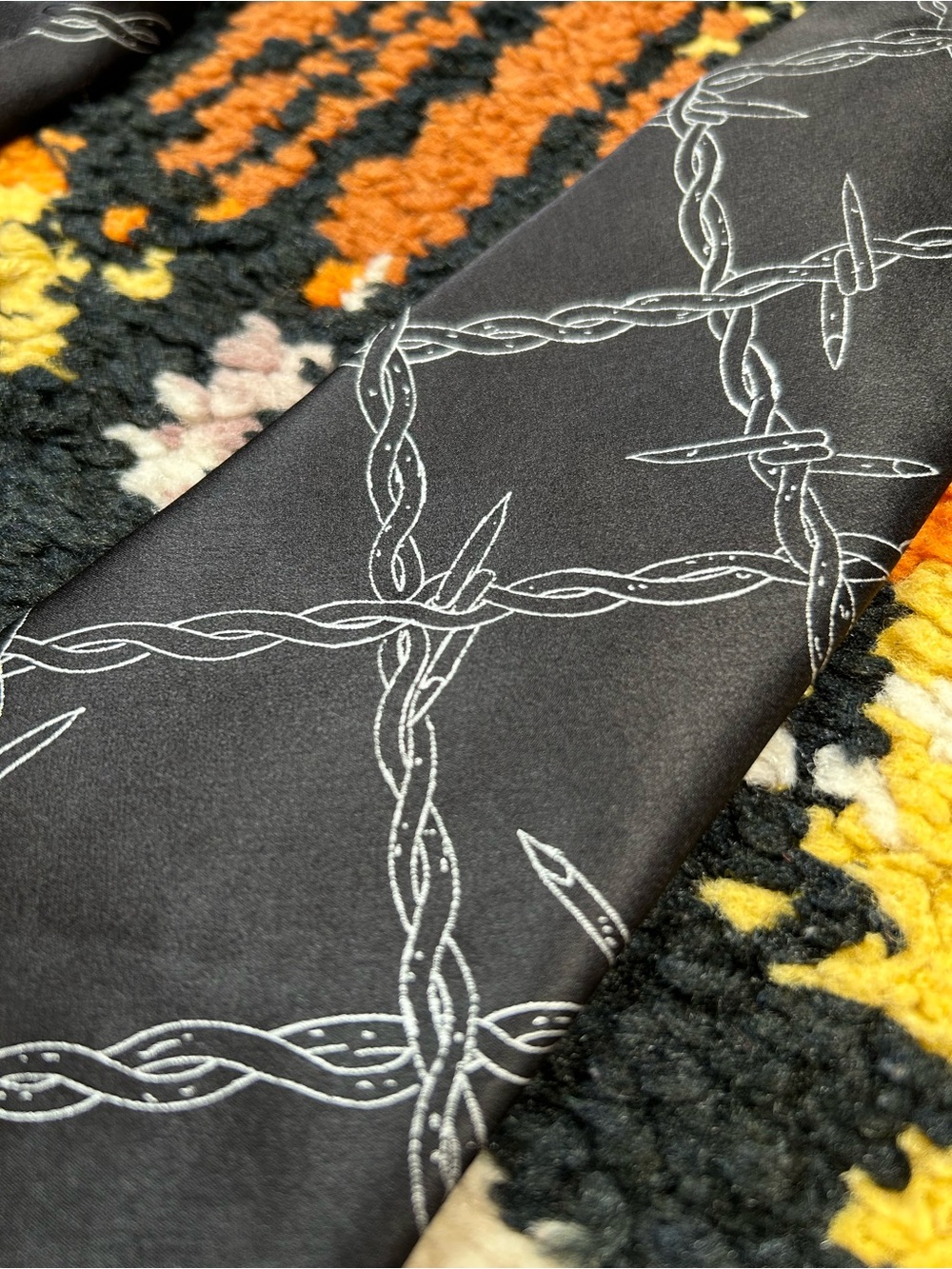 Punk, WYOMING TRADERS, barbed wire silk tie!! - Picture 2 of 8